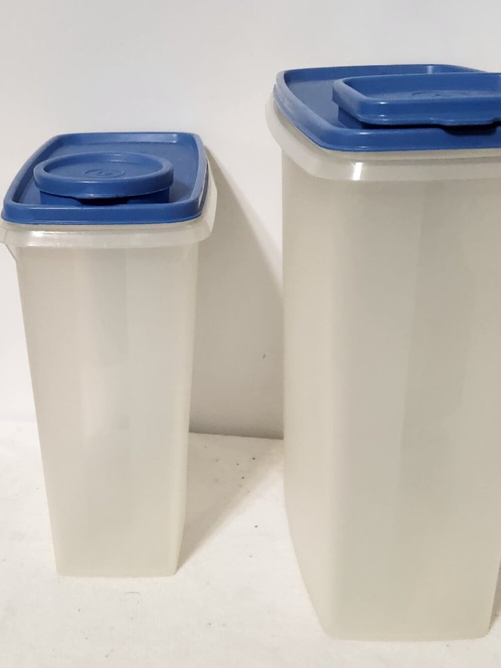 2 Vintage Tupperware Modular Mates Super Cereal Keepers w/ Lids 1588-5 & 469-15